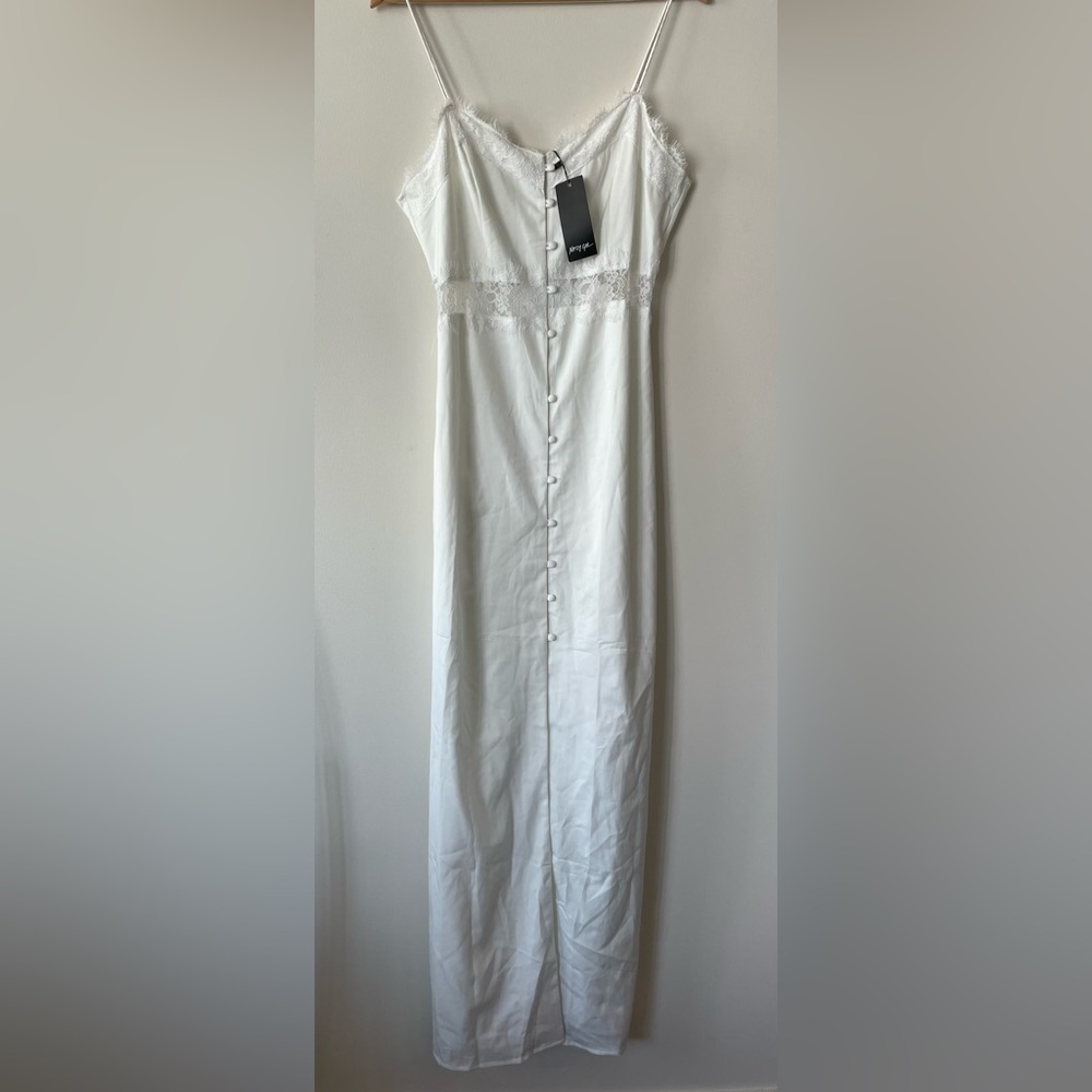 💰5$ OFF - white satin with center slit